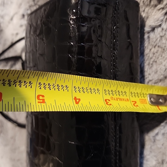 VINTAGE PANTERA BLACK PATENT LEATHER CLUTCH WITH GOLD HARDWARE - Picture 11 of 15